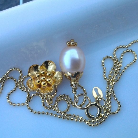 VERMEIL FLOWER AND PEARL NECKLACE - Picture 1 of 1